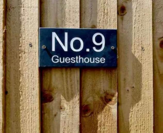 No.9 Guesthouse Бёрнли Экстерьер фото